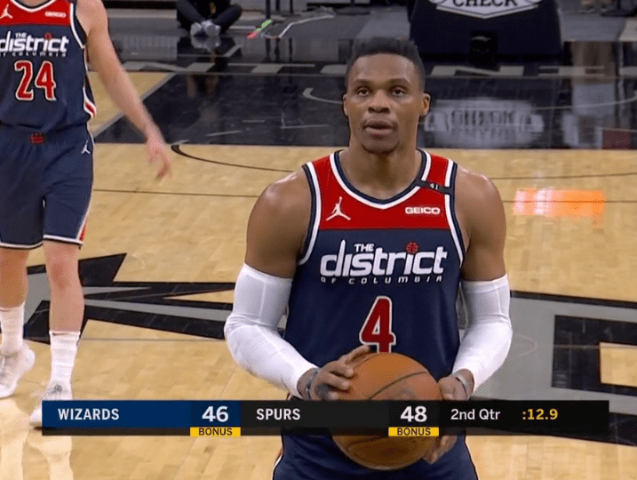 系统总结：什么是“博弈中的慈悲”？解析在零和博弈中保留底线的长线价值。（系统解读：何谓“博弈中的慈悲”？——零和对抗中守住底线的长期价值）